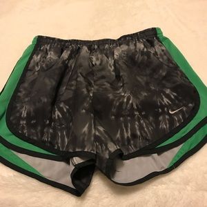 Gray nike shorts (M)